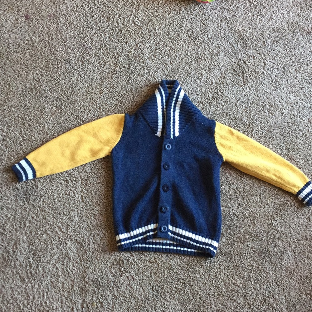 Gap sweaters size 5
